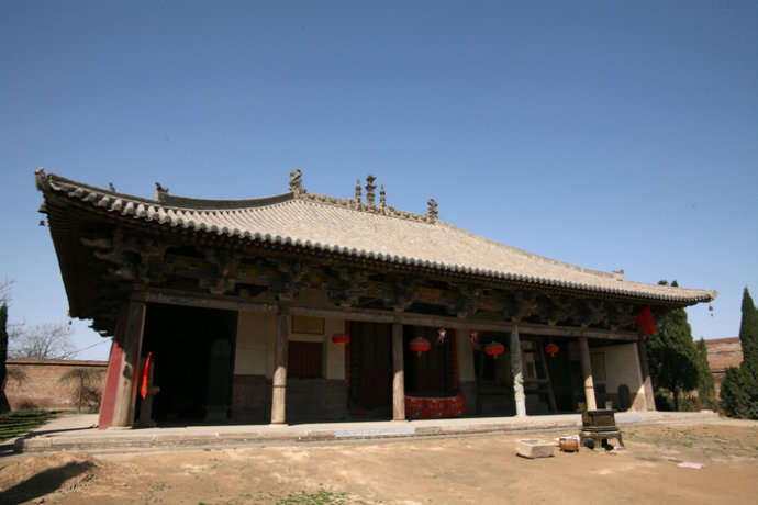 A scenic view of Changzhi Qianwanhu Tangwang Temple