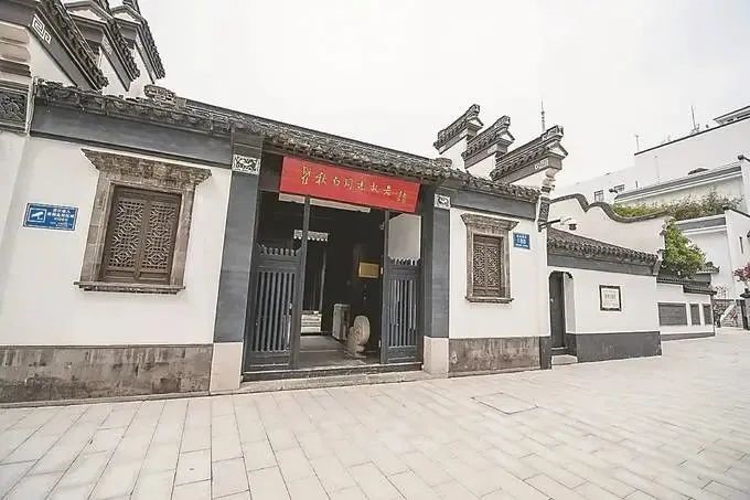 A scenic view of Changzhou Quqiubai Guju