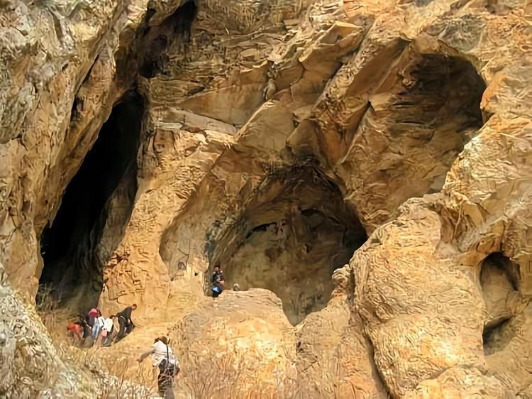 A scenic view of Chaoyang Gezidong Yizhi