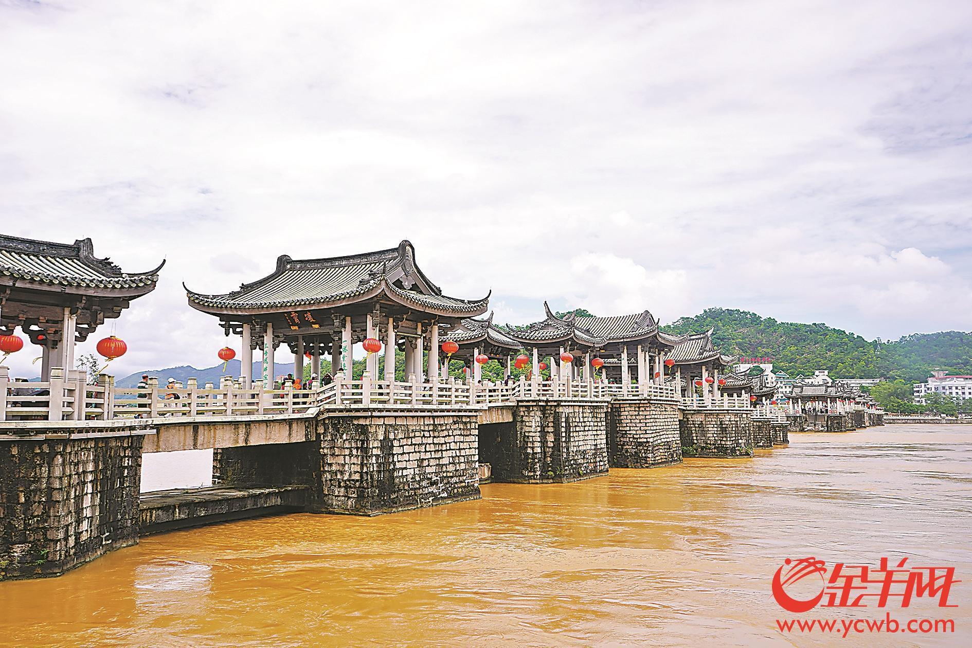 A scenic view of Chaozhou Guangjiqiao