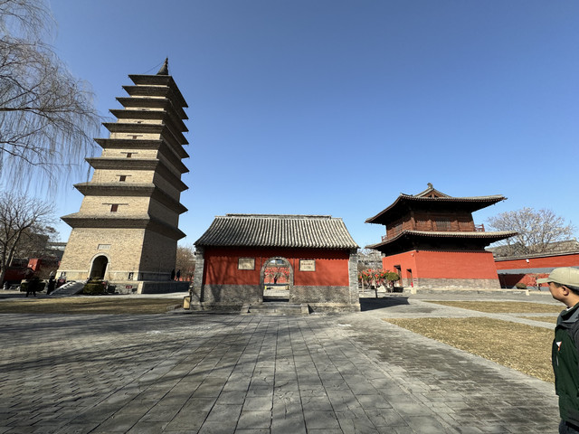 A scenic view of Chengde Banjie Pagoda