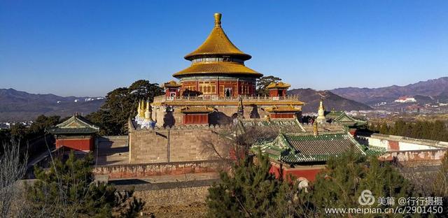 A scenic view of Chengde Banjie Pagoda