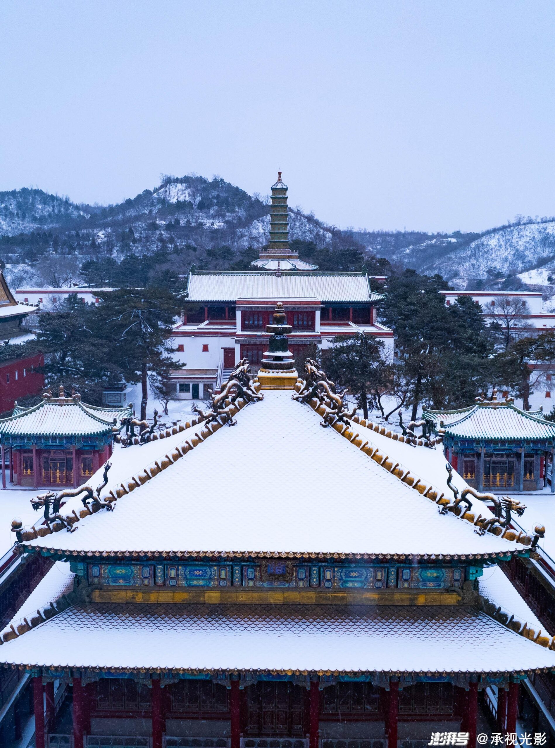 A scenic view of Chengde Banjie Pagoda