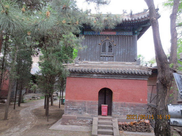 A scenic view of Chengde Chenghuang Temple