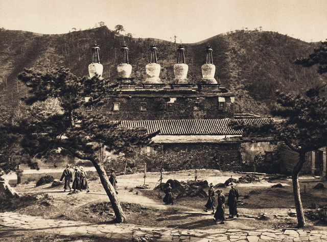 A scenic view of Chengde Fujianggou Site