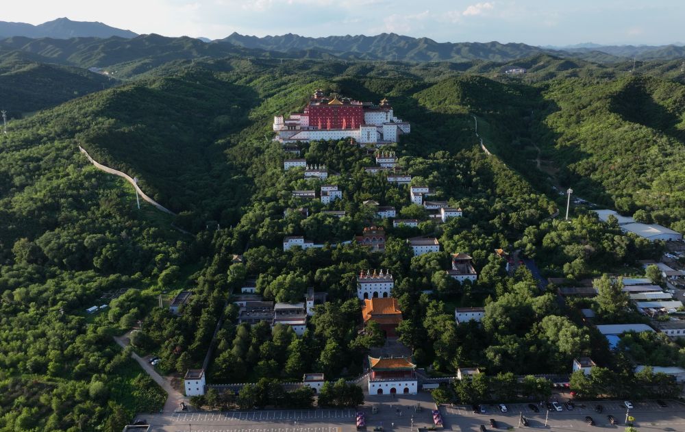 A scenic view of Chengde Huizhou City Site