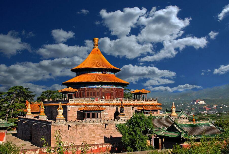 A scenic view of Chengde Mountain Resort