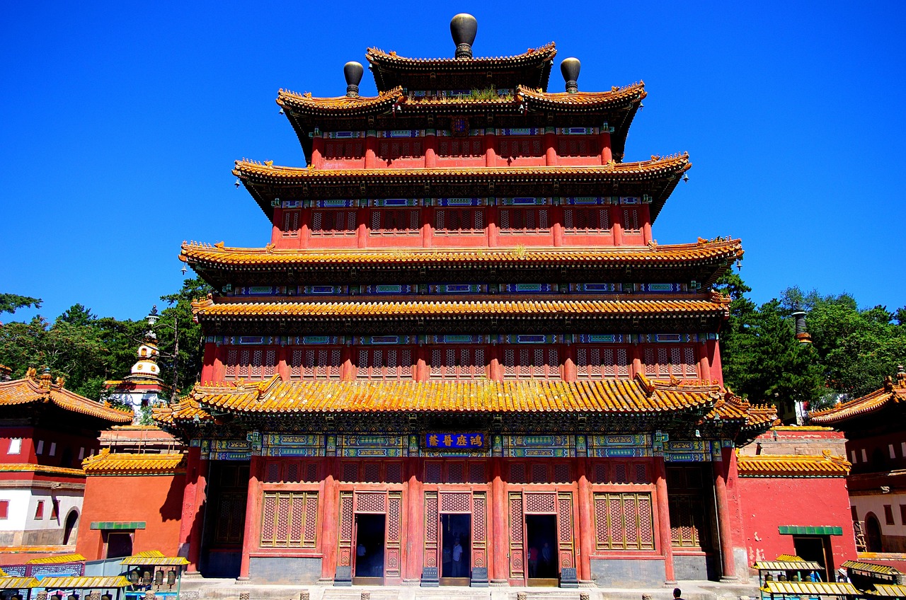 A scenic view of Chengde Puning Temple