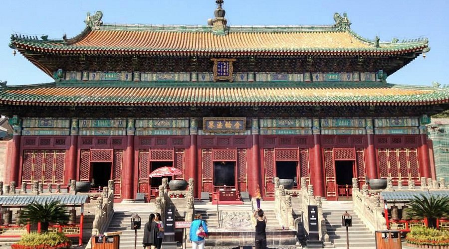 A scenic view of Chengde Puning Temple