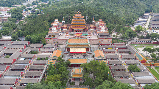 A scenic view of Chengde Puning Temple
