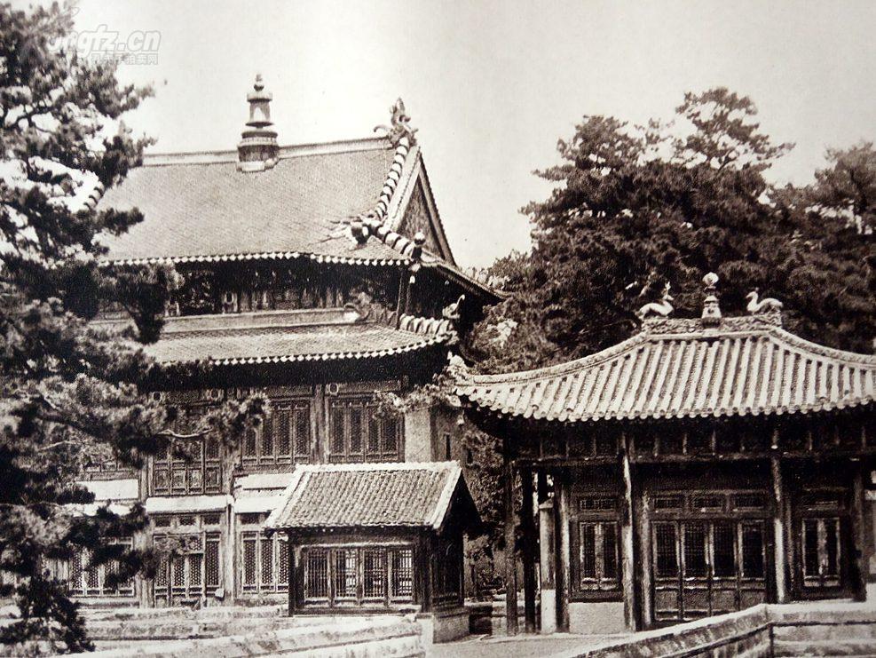 A scenic view of Chengde Puren Temple