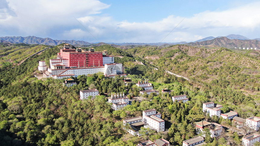A scenic view of Chengde Putuo Zongcheng Temple