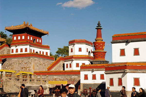 A scenic view of Chengde Puyou Temple