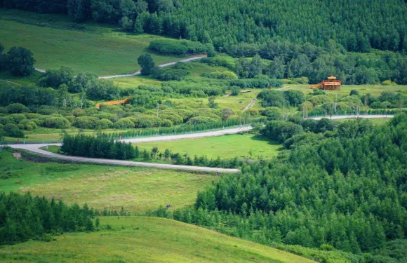 A scenic view of Chengde Puyou Temple