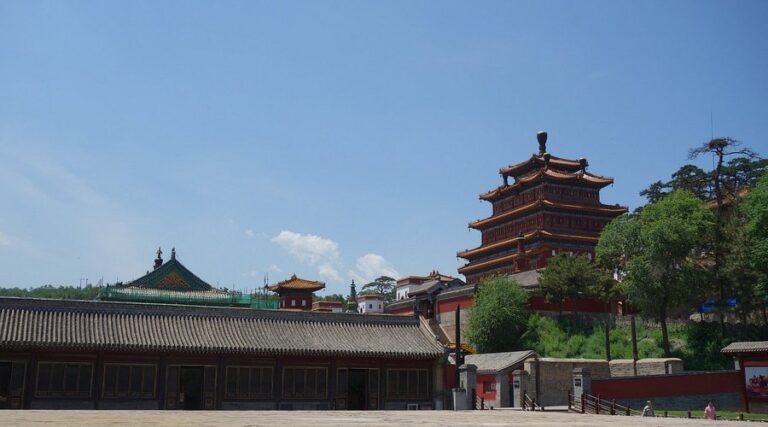 Exploring Chengde Puyou Temple: A Spiritual Journey Through History