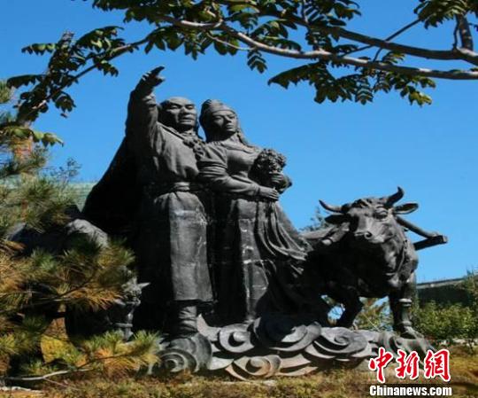 A scenic view of Chengde Shiyang Shihu Tombs