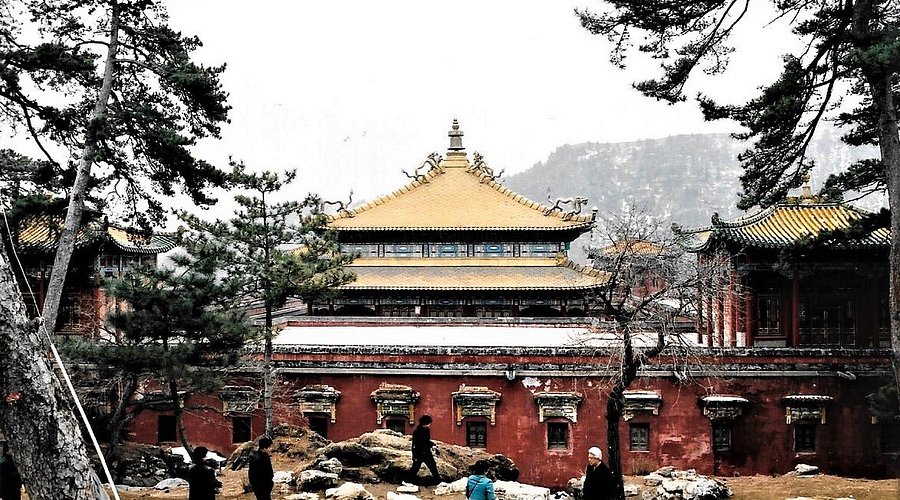 A scenic view of Chengde Xumi Fushou Temple