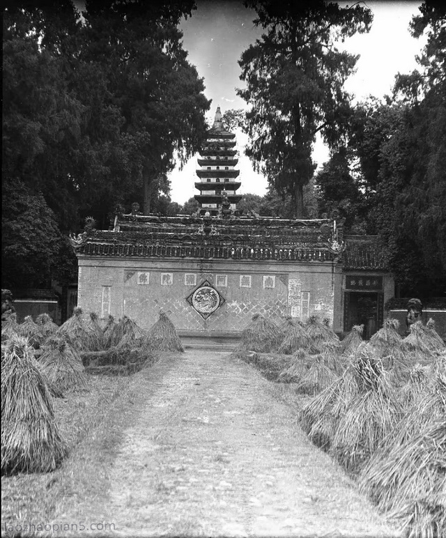 A scenic view of Chengdu Baoguangsi
