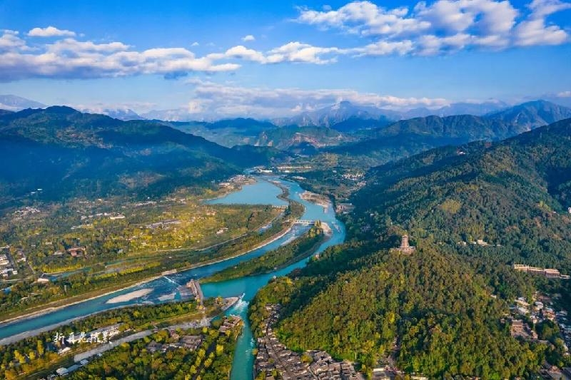 A scenic view of Chengdu Dujiangyan