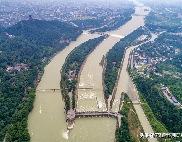 A scenic view of Chengdu Dujiangyan