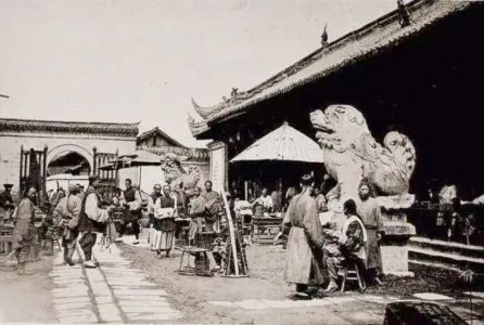 A scenic view of Chengdu Guankou Chenghuangmiao