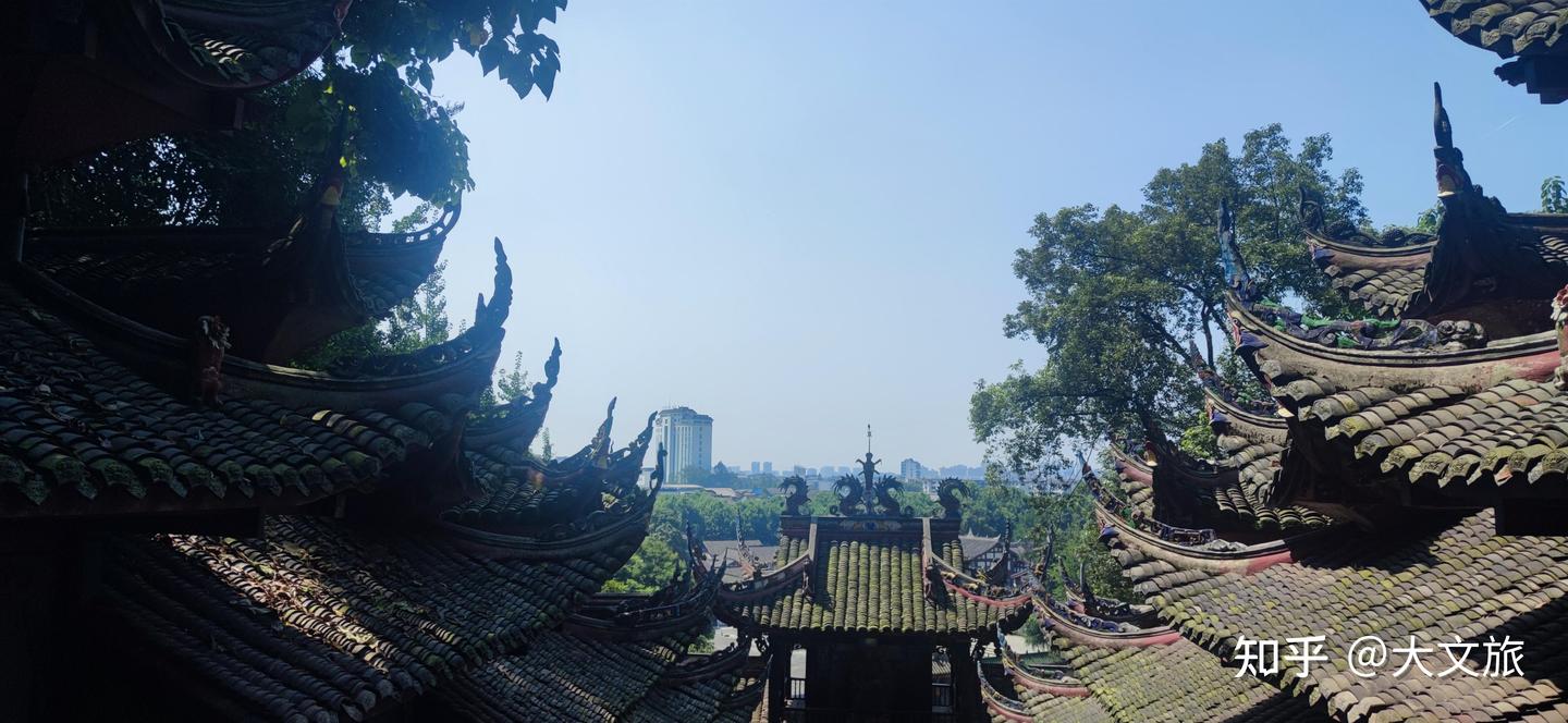 A scenic view of Chengdu Guankou Chenghuangmiao