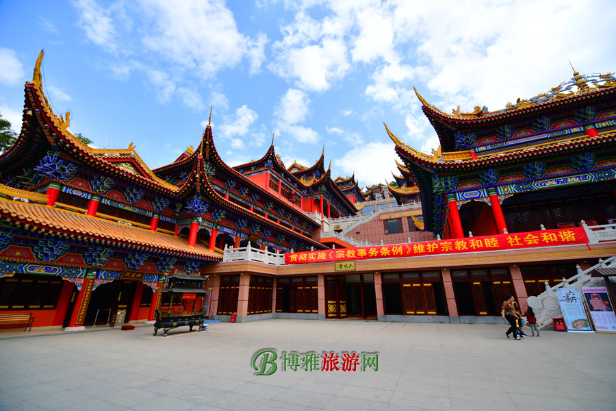 A scenic view of Chengdu Guanyinsi