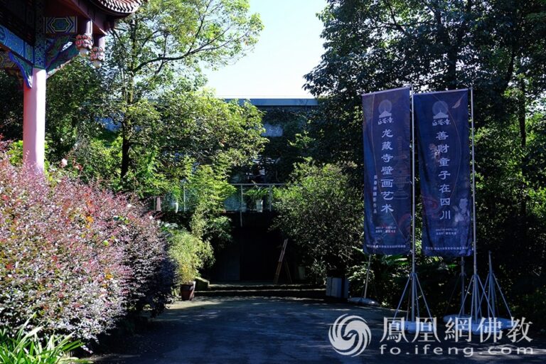 Experience Tranquility at Chengdu Longzangsi: A Must-Visit for Travelers