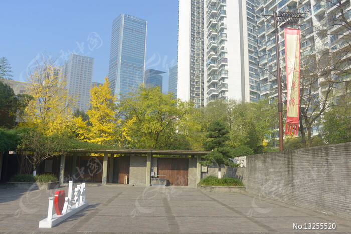 A scenic view of Chengdu Shuijingjie Jiufang Yizhi