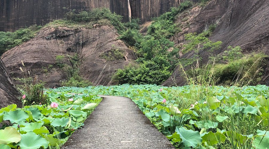 A scenic view of Chenzhou Shilangtan Moya Shikequn