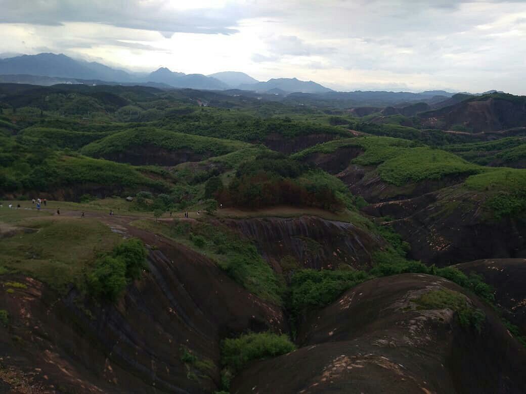 A scenic view of Chenzhou Shilangtan Moya Shikequn