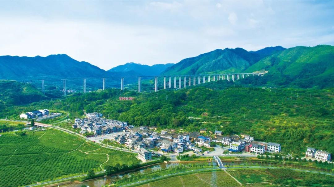 A scenic view of Chenzhou Xiangnan Nianguan Baodong Zhihuibu Jiuzhi