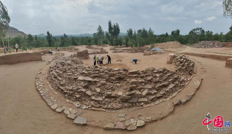 A scenic view of Chifeng Hongshanyizhiqun