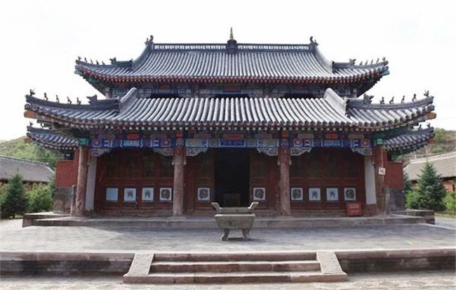 A scenic view of Chifeng Lingyuesi