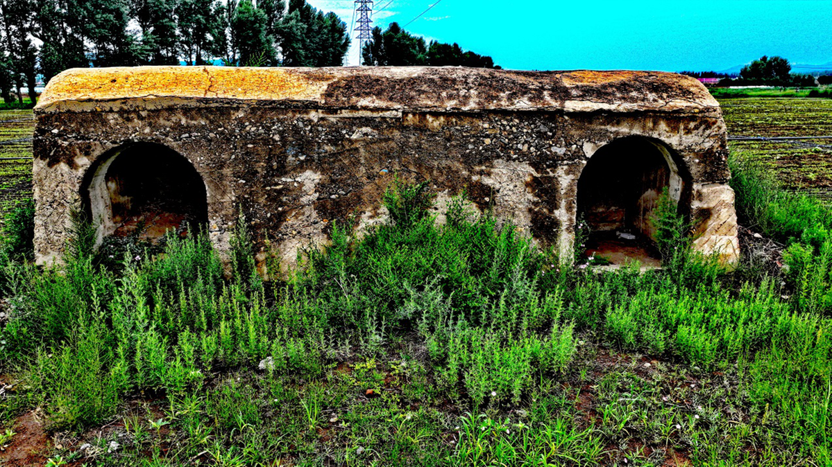 A scenic view of Chifeng Qinhuarijunmushixiagongshijiuzhi