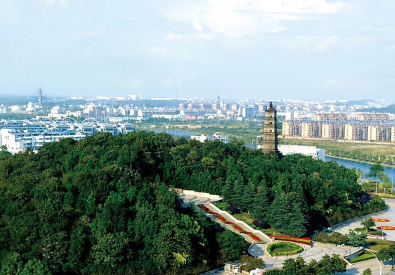 A scenic view of Chizhou Guichi Qingxi Ta