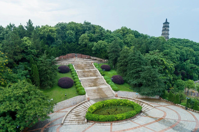 A scenic view of Chizhou Guichi Qingxi Ta