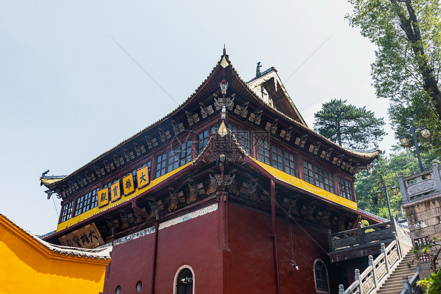 A scenic view of Chizhou Jiuhuashan Qiyuansi