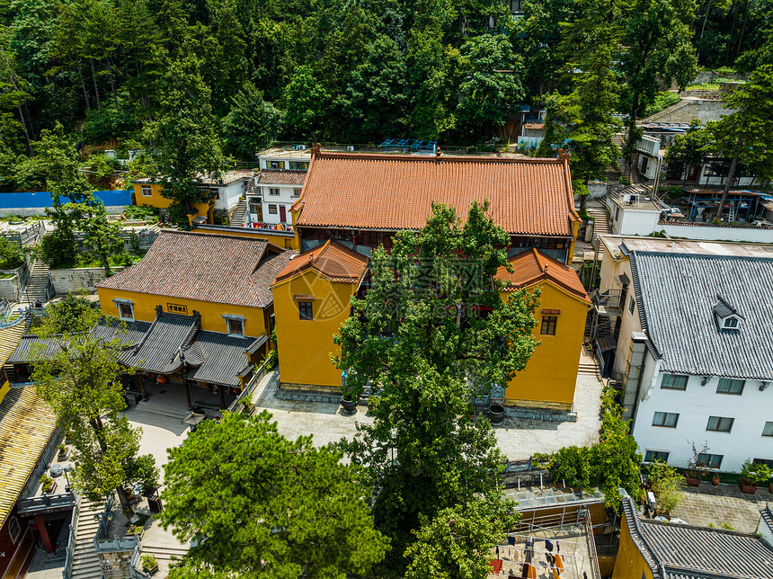 A scenic view of Chizhou Jiuhuashan Qiyuansi
