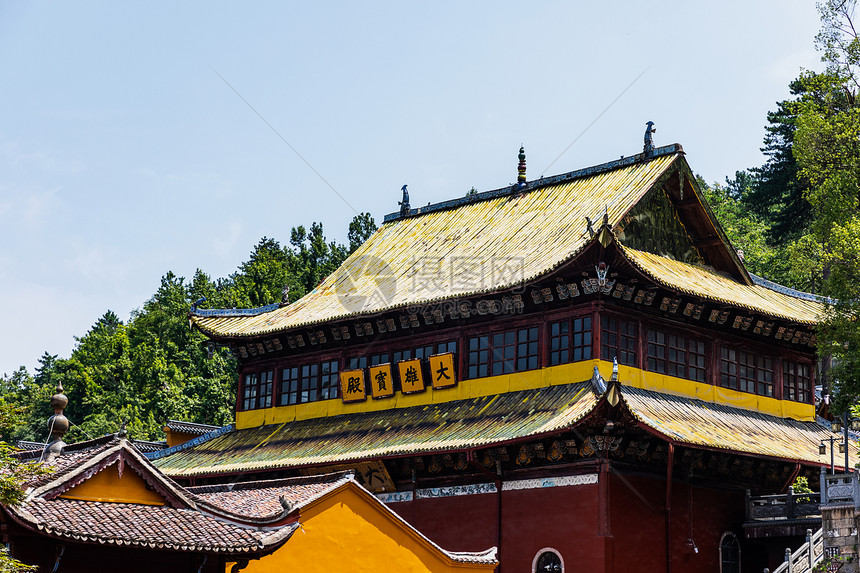 A scenic view of Chizhou Jiuhuashan Qiyuansi