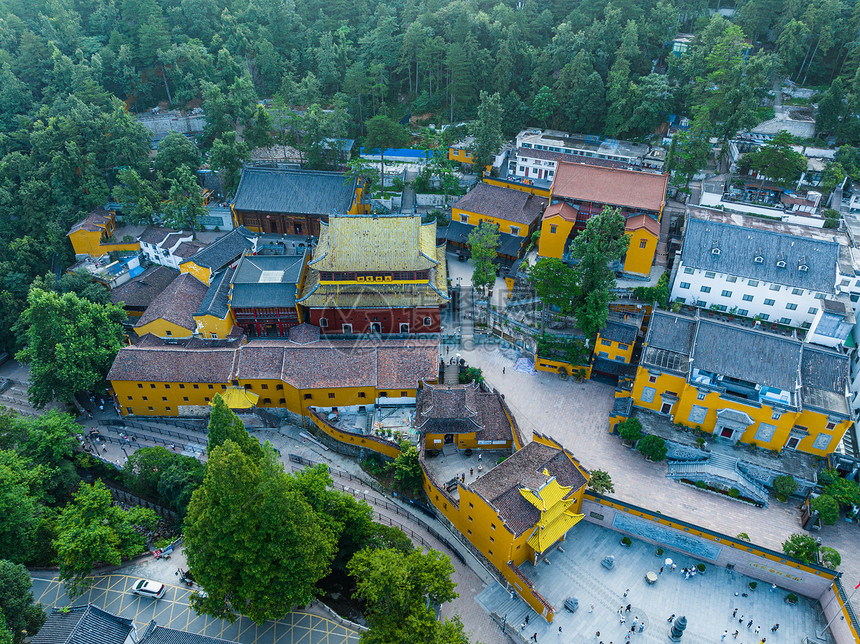A scenic view of Chizhou Jiuhuashan Qiyuansi