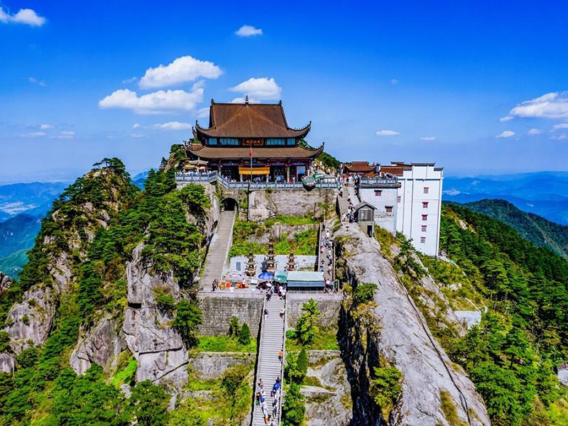 A scenic view of Chizhou Jiuhuashan Yueshendian