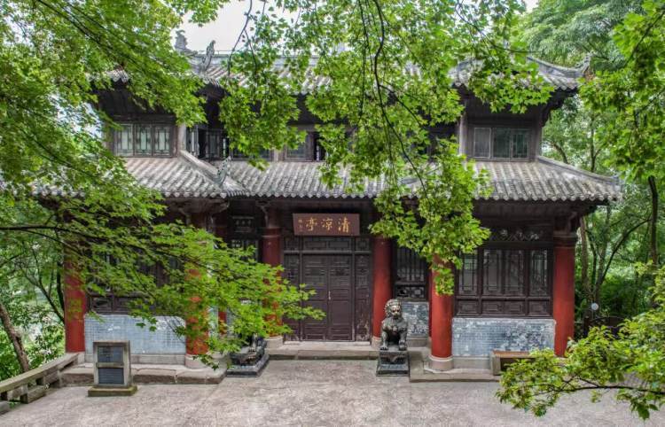 A scenic view of Chongqing Jialingjiang Sanxia Xiangcun Jianshe Jiuzhiqun
