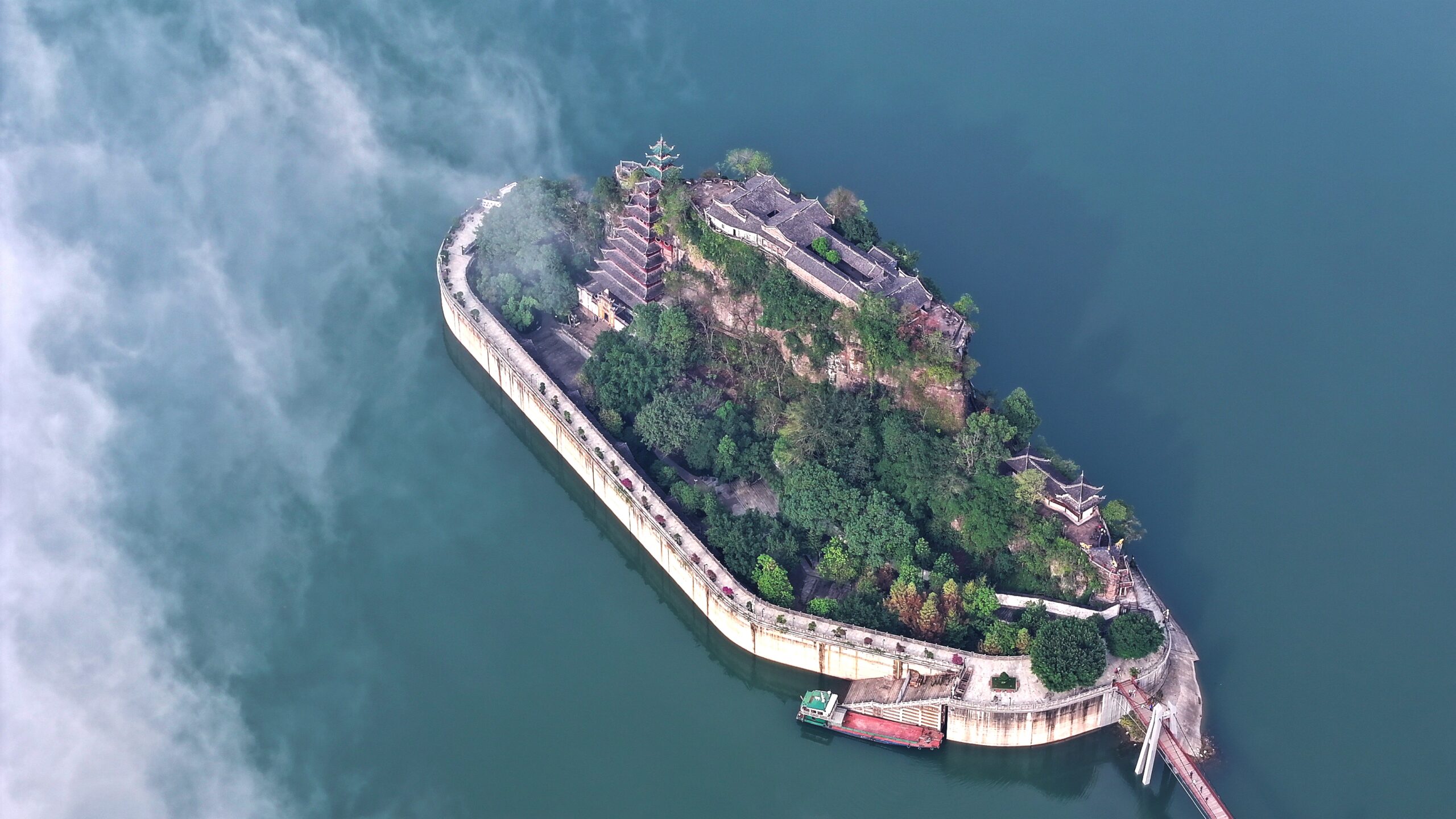 A scenic view of Chongqing Shibaozhai