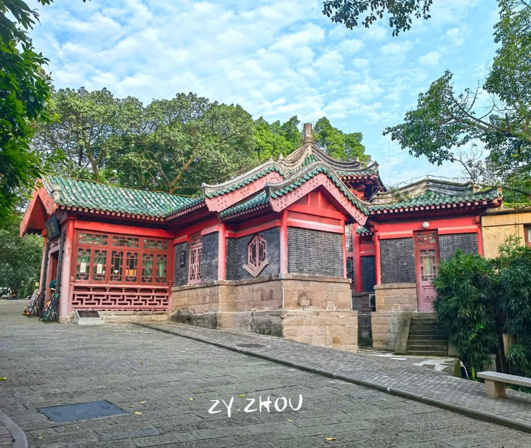 A scenic view of Chongqing Tongmengguo Zhongguo Zhanqu Tongshuaibu Guandi Jiuzhi