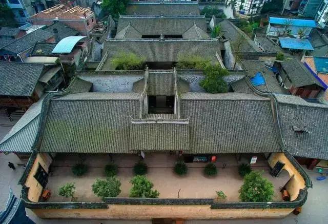 A scenic view of Chongqing Yangshi Minzhai