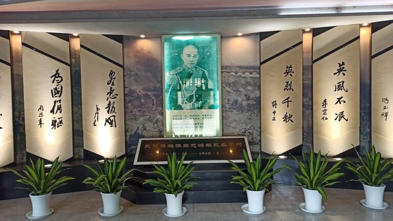 Experience the Scenic Beauty of Chongqing Zhangzizhong Jiangjunmu