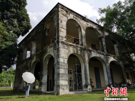A scenic view of Chongzuo Faguo Zhu Longzhou Lingshiguan Jiuzhi