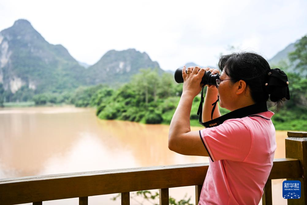 A scenic view of Chongzuo Huashan Yanhua