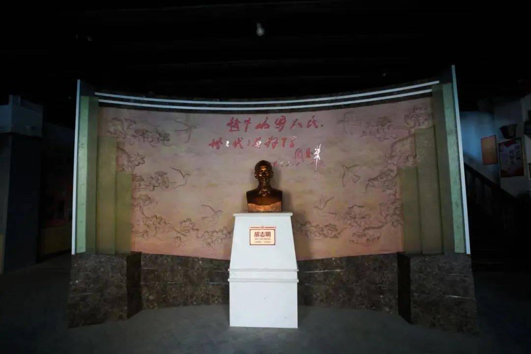 A scenic view of Chongzuo Yuenan Gongchandang Zhu Longzhou Mimi Jiguan Jiuzhi